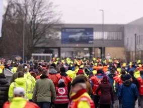 德国大众汽车工人大罢工 反对其成本削减计划